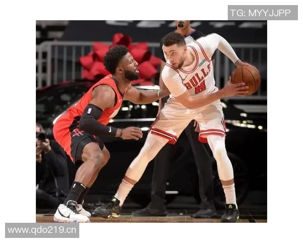 火箭队球员出场视频剪辑及团队登场仪式展示